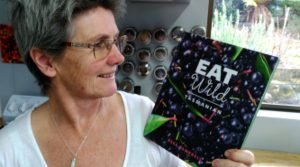 Eat Wild Tasmania book cover